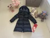 Toppar Kids Coat New Boys Coat 2023 Fashion High Street Clothing Letter Geometric Printed Down Jackets Hooded Long Coats Winter Windopertoat Fashion Pock Jackets Outwear