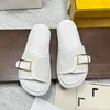 Luxe sandalen slippers Men Dames Zomer reizen Zwart gele stof Brokaat Glides Platform Leer plat Sole Metal Buckle Casual sandalen met doos