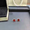 Stud 2023 Ny lyxplätering 18K Gold Ear Studs S925 Silver Red Agate Flower Earrings Clip Women Trendy Earring Smyckespresent YQ231107