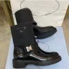 Buty damskie klasyczny Matt Patent skórzany trójkąt Chunky obcasowe buty w stylu czarne beżowe białe małe kieszonkowe łódź martin buty luksusowe butki