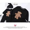 Familjsmatchande kläder Autumn Winter Mother Kids tröja broderi tecknad björn fader son julfamilj matchande kläder kläder 231107