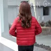 Kvinnors dikerockar 2023 Korean Fashion Short Cotton Coat Women Autumn Winter Jacket Thin Light Slim Warm Down Outerwear Parkas Kvinnliga toppar