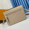 Apex Designer Lettera Goffratura Borse a tracolla Mono Gram e fiori Goffratura Borse con manico superiore Hardware tono oro Borse con patta S-lock Borsa da donna Fashion Party Cluth