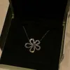 Classic designer jewelry Van Clover Necklace jewelrys High version Four Leaf Grass Butterfly three leaf Flower Necklaces 18k Rose Gold Lucky Grass Necklace jewelry