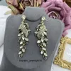 Full Diamond Shoulder Sweeping Fashion Trend Swan Earrings with Elegant and Elegant Style Earstuds