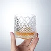 Dekompression roterande tumblerkopp med bambu och träbasskruv Stark vinglas förtjockat glas whisky vinglas