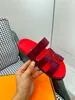Pantofola Designer Slides Sandali da donna Piscina Cuscino Tacchi Tessuto di cotone Paglia Pantofole casual per la primavera e l'autunno Piatto 1025