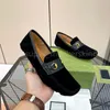 Luxury Mens Shoes Brand Men loafers Designer äkta läderklänningskor Mockasiner Lätt andningsbara slip Körskor 38-46
