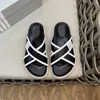 Pantofole Arrivo Uomo Classico Infradito a righe a 4 barre 2023 Sandali da donna causali estivi da spiaggia all'aperto