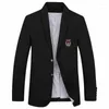 Männer Anzüge Herbst Frühling Mode Männer Casual Blazer Jacke Baumwolle Stickerei 2 Knopf Anzug OUTWEAR Mantel Männliche Kleidung Plus größe