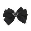 Triangle inversé Clips Barrettes pour les filles Bow Brand Lettre de créateur Claw Fashion Hairpin High Quality Hair Accessory