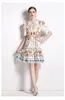 2023 Robes décontractées Designer Runway Summer Mini Robe Femme Noeud Papillon O-Cou Manches Courtes Garnitures En Dentelle Magnifiques Points Imprimé Robe De Cordon