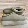 Designer-Schuhe, Tasman-Hausschuhe, Australien-Stiefel, Designer-Damen-Winterstiefel, Ultra-Mini-Plateau-Schneestiefel, Tazz-Shearling-Flauschstiefel, kastanienbraunes klassisches Wildleder