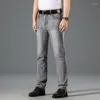 Mäns jeans sommar ultra -Thin ljusgrå rak elastisk affärsföretag avslappnade långa byxor