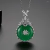 Kedjor Atrractive Round Green Pendant Halsband för kvinnor Bröllop Bankett Clear CZ Elegant Fashion Jewelry Gift Colgantes