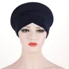 Etniska kläder muslimska kvinnor fast färg panna cross turbante kemo hatt arabisk huvud halsduk hijab femme musulman turban caps motorhuven headwraps