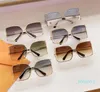 Wholesale-Designer Petal Square Sunglasses for Women Elegant Metal cutout frame oversized glasses summer classic leisure style Anti-Ultraviolet come with cas