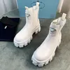 Botas de desenhista Mulheres Monolith Escovado Couro Triângulo Fivela Brilhante Couro Chelsea Militar Inspirado Combate Botas Britânicas Plataforma Motocicleta Tornozelo U3Ix #