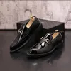 Plus Tamanho 37 ~ 44 Patente Couro Men Sapatos Oxford Sapato Macho Sapato de Casamento Male Chaussure Homme Office Sapatos formais D2H16