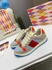 2023 Hochwertige kleine schmutzige Schuhe Designer Freizeitschuh Screener Sneakers Board Männer Frauen Sneaker Classic Blue Pink Crystal Stripe Low Top Echtleder ShoesHG