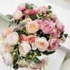 Dekorative Blumenköpfe Europäischer Vintage-Kunstseide-Tee-Rosen-Blumenstrauß Hochzeit Zuhause Retro-Fälschungsblumen-Party-DIY-Dekorationskränze