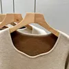 Maglioni da donna Aggiungi maglione di lana all'interno Prendi un caldo inverno femminile in aumento L'orlo in velluto a taglio basso rende l'indumento superiore sfoderato