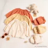 パジャマニューキッズ服セット2PCS秋の子供パジャマスーツソリッドボーイズガールズロングスリーブトップスズボンリネンコットン衣装R231108