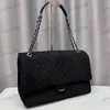 Borsa da aeroporto Borsa a tracolla oversize da donna 43 cm Pelliccia tornita a quadri con diamanti Hardware argento Fibbia in metallo Borsa di lusso Borse sotto le ascelle Catena matelasse Borsa a tracolla