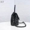 Bolsos de hombro de diseñador a la moda, bolso de mano pequeño para mujer, bolso de mano de estilo versátil de cuero real, mochila linda y delgada