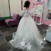 女の子のドレス結婚式のための白いボールガウンの花