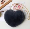 Sac en forme de cœur à la mode, sac à bandoulière en peluche en fourrure en forme d'amour, joli cadeau pour femme avec chaîne en métal df257