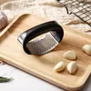 Portable Stainless Steel Garlic Press Garlic Chooper Hand Garlic Press Garlics Grinder Grater Cutter Slicer Kitchen Gadget ss0408