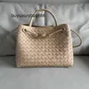 Luxury Handbag Botteg Andiamoes Small Design Metal Rope Buckle Leather Woven Tote Bag One Shoulder Portable stor kapacitet Vegetabilisk korg Bun Kvinnor