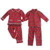 Pijamas crianças roupas vermelho verificação impressão flanela combinando família pijamas inverno manga longa plissado meninos meninas pijamas de natal conjunto 231108