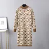 Abiti casual MASTGOU Lettera stampata Abito maglione da donna Dolcevita caldo spesso Tunica lunga Stile moda Autunno Inverno Dritto