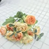 Dekorative Blumenköpfe Europäischer Vintage-Kunstseide-Tee-Rosen-Blumenstrauß Hochzeit Zuhause Retro-Fälschungsblumen-Party-DIY-Dekorationskränze