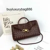 Luxury Handbag Botteg Andiamoes Small Design Autumn and Winter New Old Money Style Woven Tote Bag Shopping Leather One Shoulder Handheld Women's