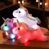 Plush Light - Up Toys Electronic jednorożca Pluszowe zabawki Schodźce Miękkie lalka LED LED PLUSH GLASKING Miękka lalka dziecięca zabawki urodzinowe prezent świąteczny 231107