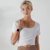 Kadın Yoga Sporları Kısa Kollu Tee Tee Üstü Pedler T-Shirt Mürettebat Boyun Çapraz Fitness Sportwear Düz Renkli Spor Giyim T979
