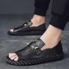 Sandales Mode d'été décontractée pour les hommes masculins cousue creux creux confortable pantoufle respirant PU en cuir chaussure de loisirs