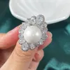 Anéis de casamento HOYON Luxuoso e exagerado Artificial Beimu Pearl incrustado com diamante Zircon Anel feminino ao vivo elegante e requintado 925 joias 231108