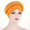 Etniska kläder muslimska kvinnor fast färg panna cross turbante kemo hatt arabisk huvud halsduk hijab femme musulman turban caps motorhuven headwraps