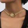 Choker Simple Creative Sunflower Pendant Collarbone Chain Luxury Temperament Halsband för kvinnor Europeiska och amerikanska klassiska smycken