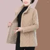 Trenchs de femmes Manteaux 2023 Femmes Veste Mère d'âge moyen Vêtements d'hiver Ajouter Velours Vêtements de dessus pour femmes Extravagance Garder au chaud Dames Coton