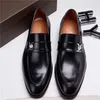 22 Modelo de lujo Hombres de negocios Moda Zapatos de cuero casuales Diseñadores Zapatos formales de gran tamaño Vestido de punta estrecha para hombre Zapatos de oficina Tamaño grande 38-47