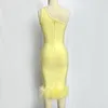 Abiti casual Colore giallo Donna Sexy Monospalla Piume Aderente Abito fasciato a metà polpaccio Buchi della serratura Festeggia la festa di compleanno