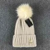 Modedesigner Monclir 2023 Autumn and Winter New Sticked Wool Hat Luxury Sticke Hat Officiell webbplats Version 1: 1 Craft Beanie 36 Färg 077