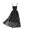 Abiti casual Maglia da donna a vita alta Halter Dress Daisy Ricamo 2023 Vacanze estive Retro Donne eleganti floreali WD226