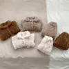 Zestaw jesiennego i zimowego nowego zestawu odzieży domowej dla niemowląt uroczy niedźwiedź pluszowy płaszcz dziecięce dziecko plus kaszmirowy piżama dwuczęściowy zestaw