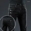 سراويل جينز للرجال في العلامة التجارية يناسب سراويل تمديد مستقيم مرنة